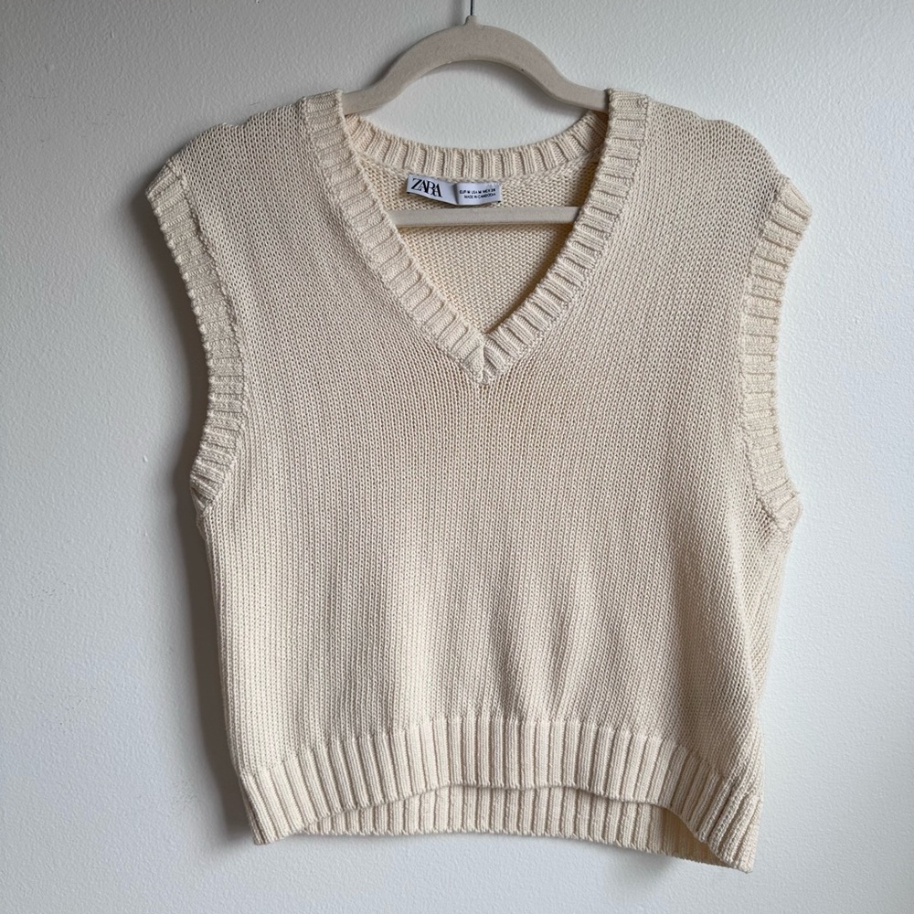 ZARA Women’s V-Neck Knit Sweater Vest Size Medium